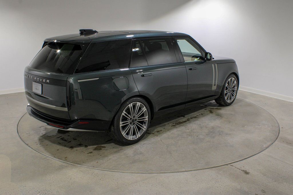 New 2026 Land Rover Range Rover Long Wheelbase SE image 5