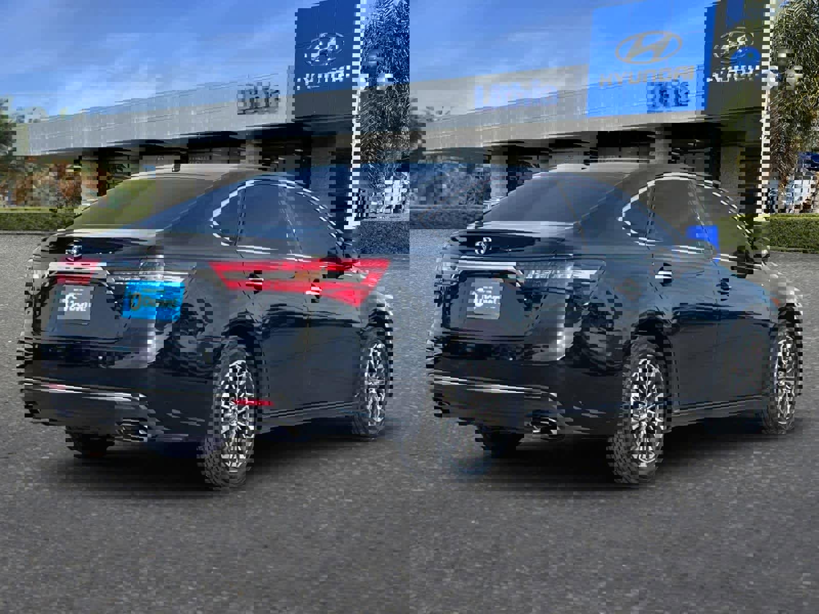 Used 2018 Toyota Avalon XLE video 2