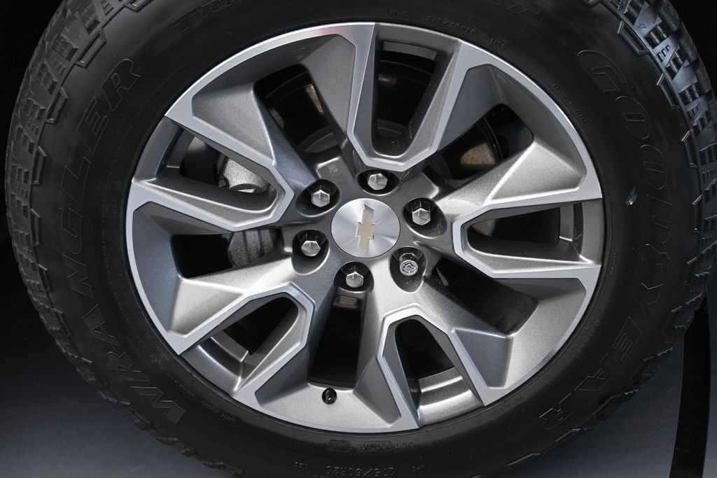 Used 2021 Chevrolet Silverado 1500 LT w/ Convenience Package II RWD image 45