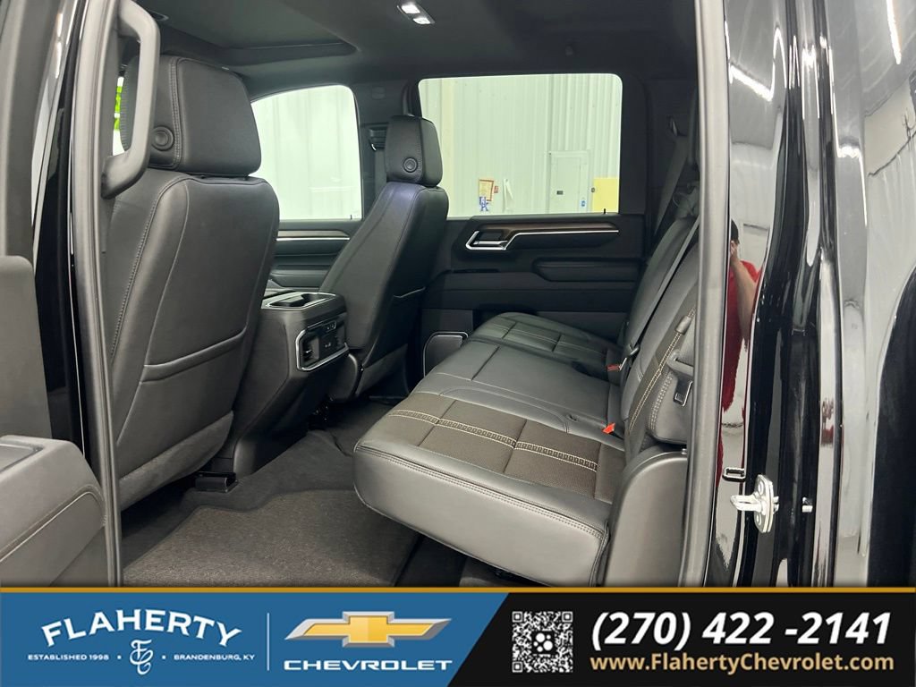 Used 2026 Chevrolet Silverado 2500 High Country w/ Midnight Edition AWD/4WD image 9
