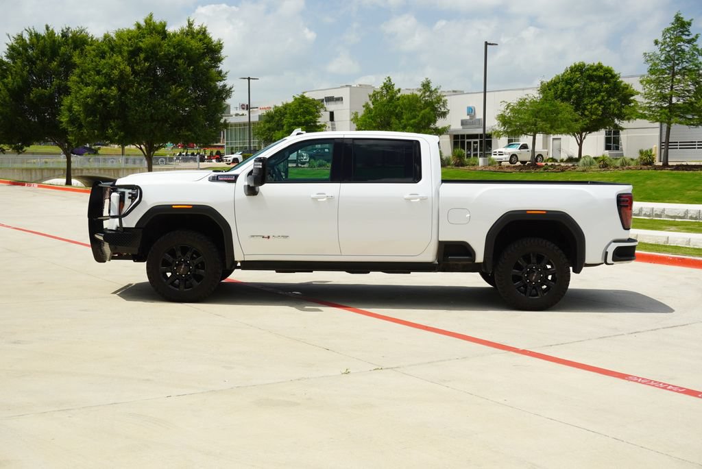 Used 2025 GMC Sierra 2500 AT4 w/ AT4 Premium Plus Package AWD/4WD image 2