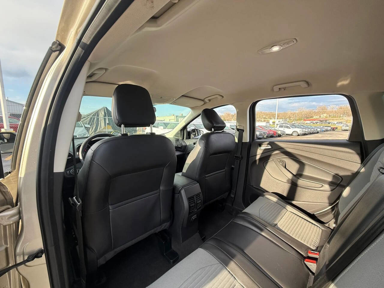 Used 2018 Ford Escape SE w/ SE Sport Appearance Package AWD/4WD image 11