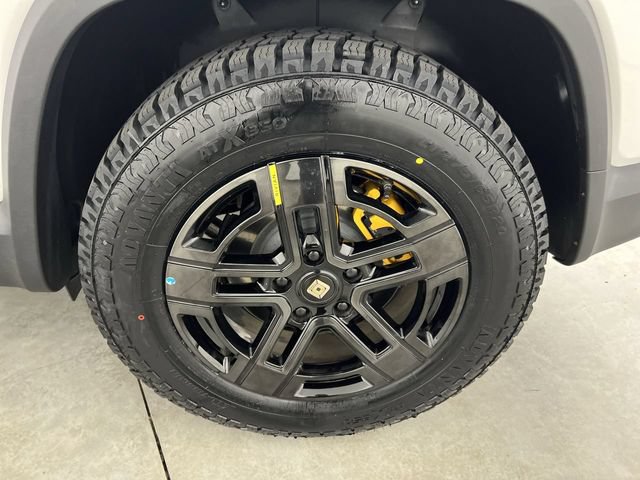Used 2024 Rivian R1S Adventure Quad AWD/4WD image 32
