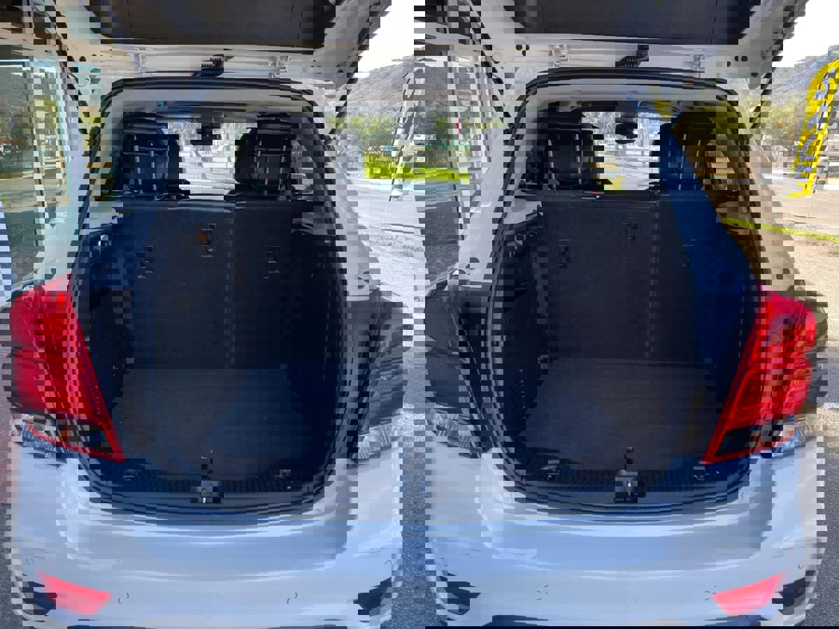 Used 2020 Chevrolet Trax LT w/ Sun & Sound Package image 10