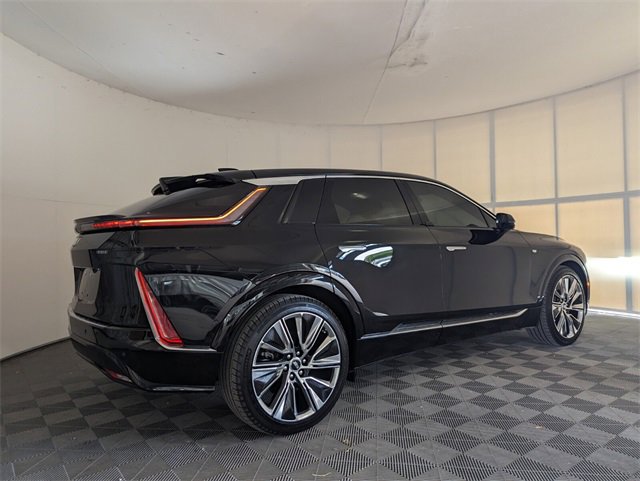 Used 2023 Cadillac Lyriq 2WD image 16