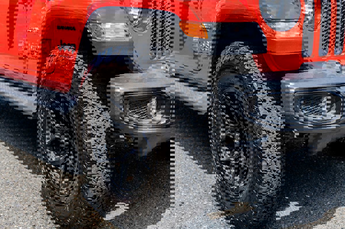 Used 2021 Jeep Wrangler Unlimited Sahara w/ Uconnect 4C Nav & Sound Group image 11