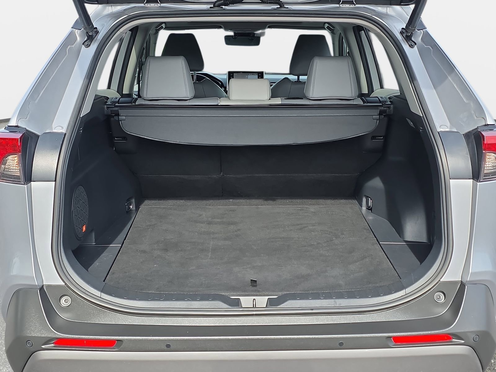 Used 2020 Toyota RAV4 Limited image 12