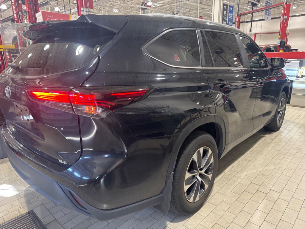 Used 2024 Toyota Highlander XLE image 44