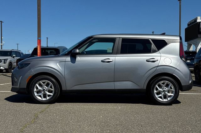 Certified 2025 Kia Soul LX w/ LX Technology Package FWD image 9