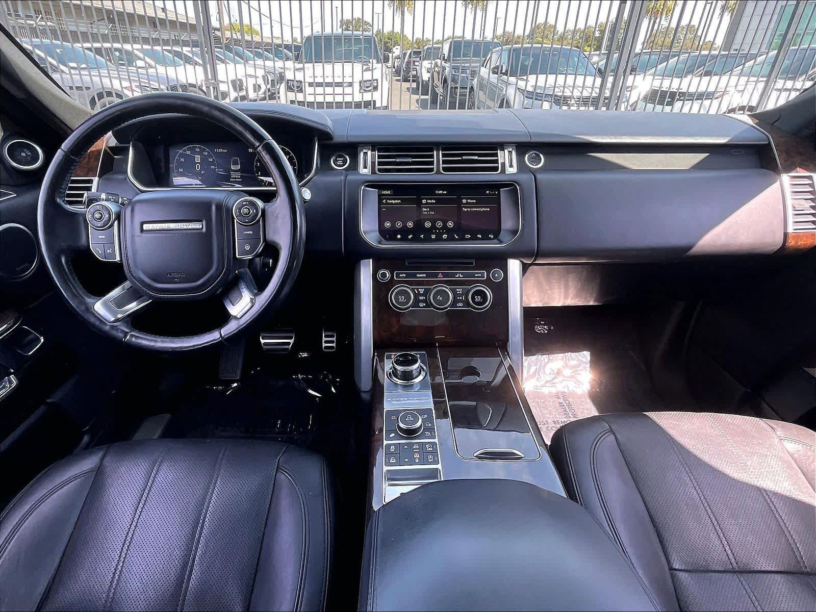 Used 2017 Land Rover Range Rover Supercharged AWD/4WD image 17