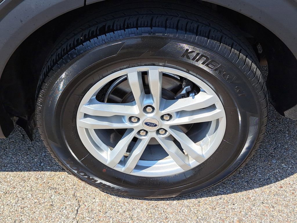 Used 2022 Ford Explorer XLT image 10