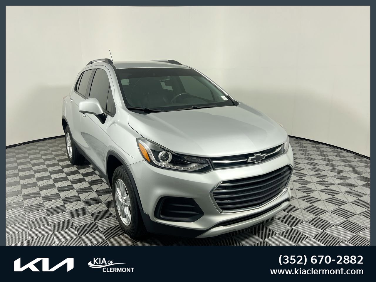 Used 2022 Chevrolet Trax LT w/ LT Convenience Package image 1