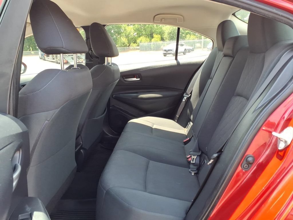 Used 2020 Toyota Corolla LE FWD image 4