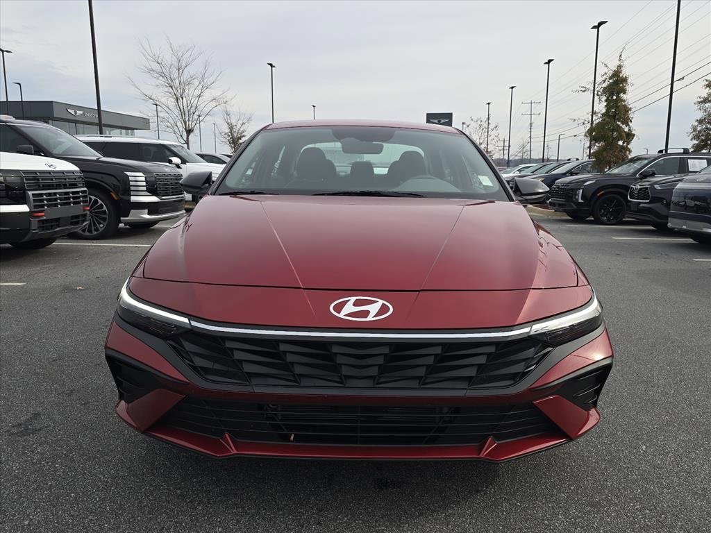 Used 2025 Hyundai Elantra SEL image 8