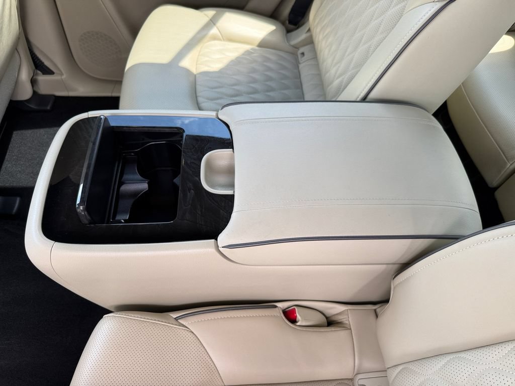 Used 2024 INFINITI QX80 Sensory w/ Cargo Package AWD/4WD image 17