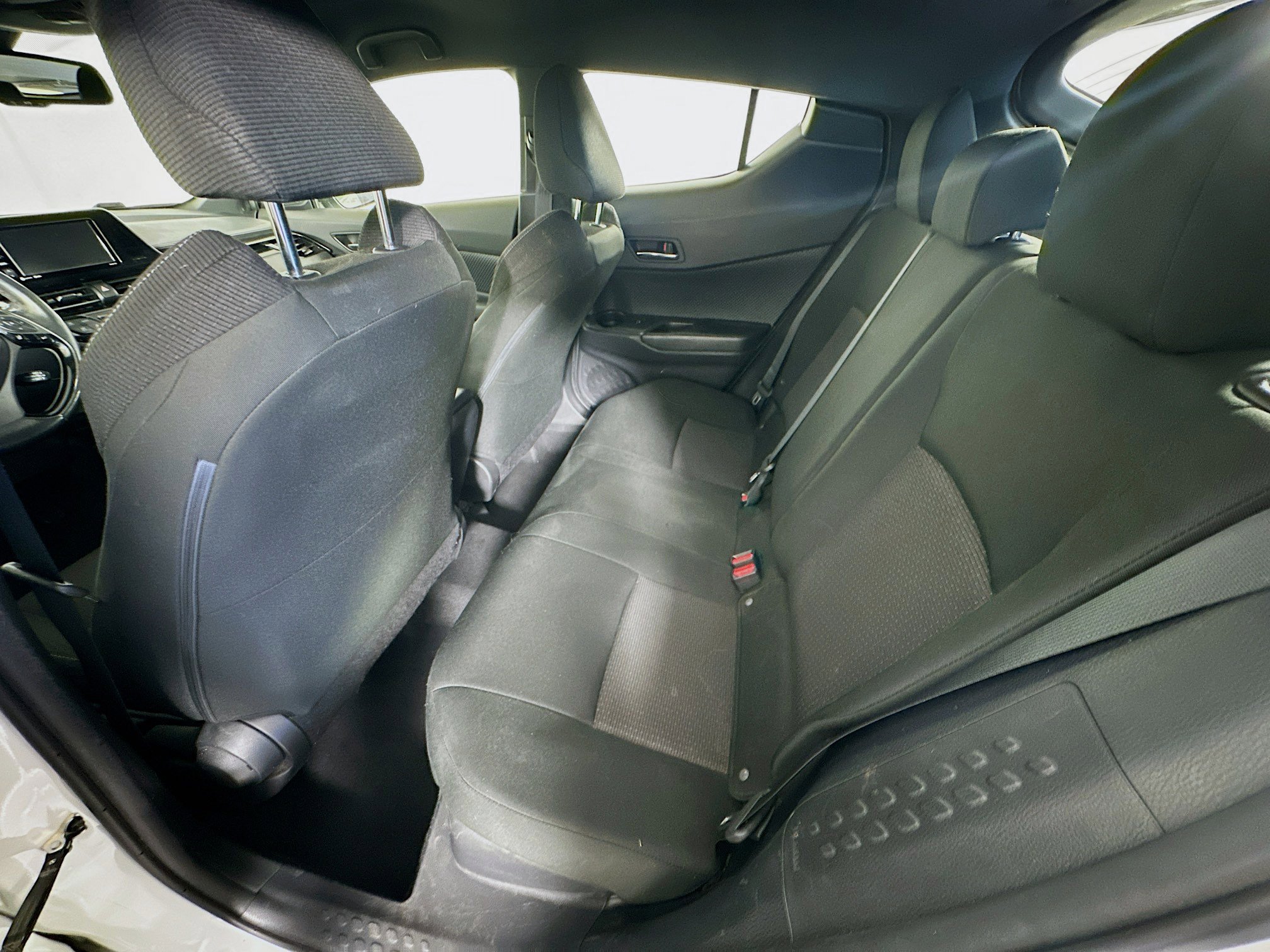 Used 2018 Toyota C-HR XLE FWD image 26