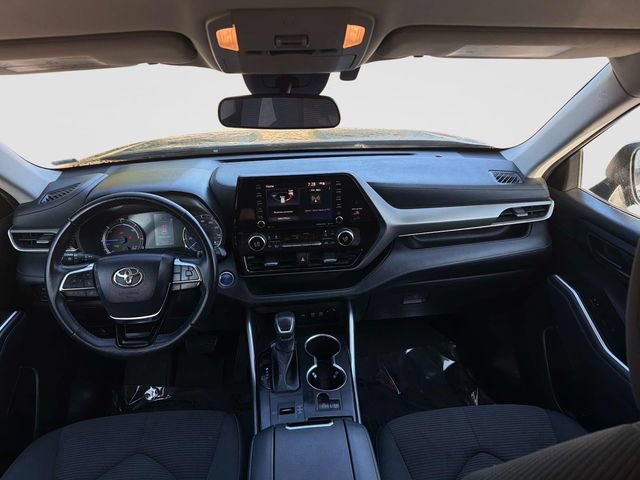 Used 2020 Toyota Highlander LE AWD/4WD image 19