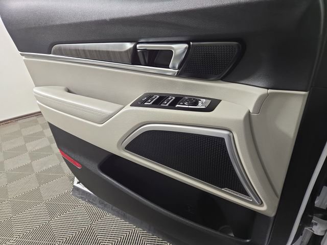 Certified 2024 Kia Telluride EX w/ EX Captain's Chair Package image 34