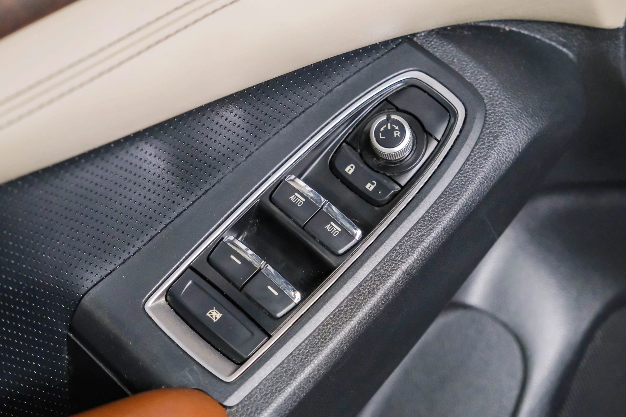 Used 2019 Subaru Ascent Touring w/ Popular Package #3 AWD/4WD image 37