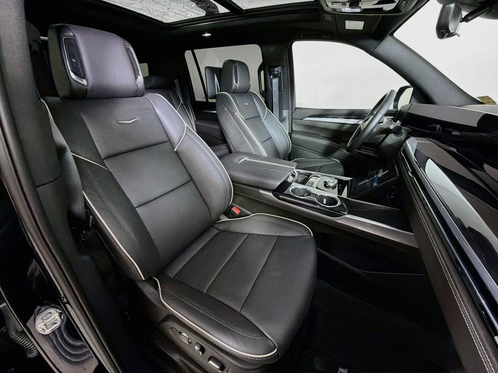 Used 2026 Cadillac Escalade ESV Sport w/ LPO, ONYX Package AWD/4WD image 28