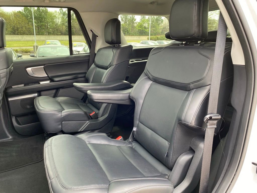 Used 2025 Ford Expedition Platinum AWD/4WD image 28