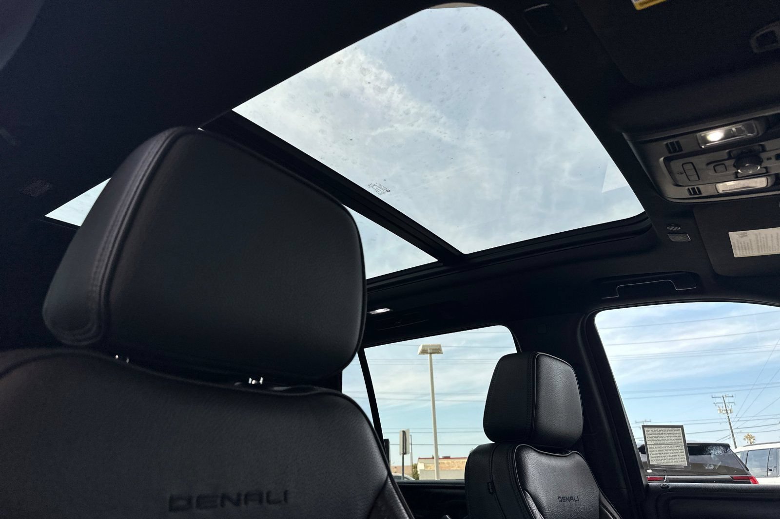 Used 2022 GMC Yukon Denali AWD/4WD image 22