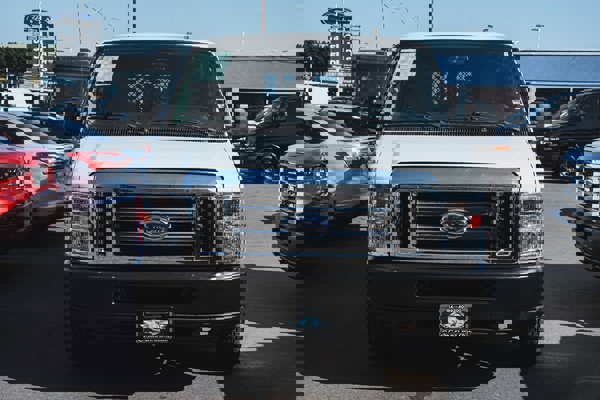 Used 2014 Ford E-150 and Econoline 150 w/ Power Group image 4