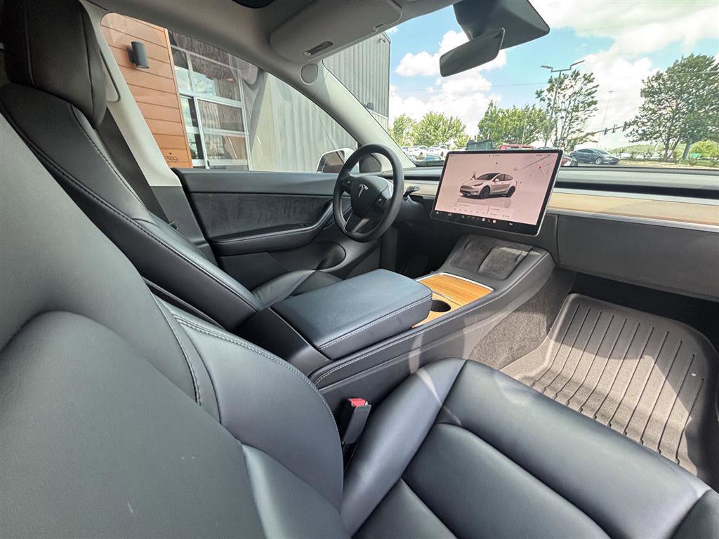 Used 2022 Tesla Model Y Performance AWD/4WD image 14