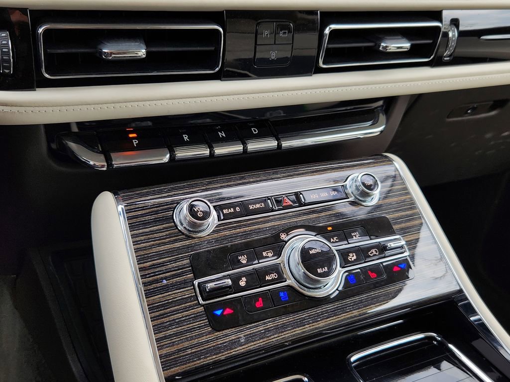 Used 2023 Lincoln Aviator Black Label w/ Dynamic Handling Package image 17