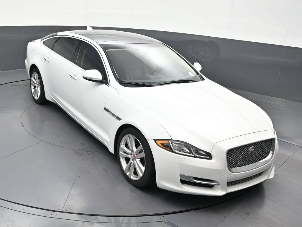 Used 2016 Jaguar XJ L Portfolio RWD image 21