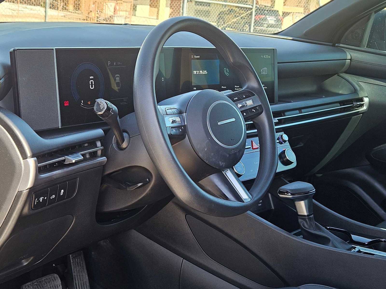 Used 2025 Hyundai Santa Cruz SEL image 2