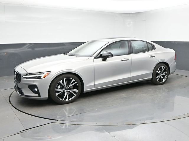 Used 2023 Volvo S60 B5 Core w/ Climate Package FWD image 4