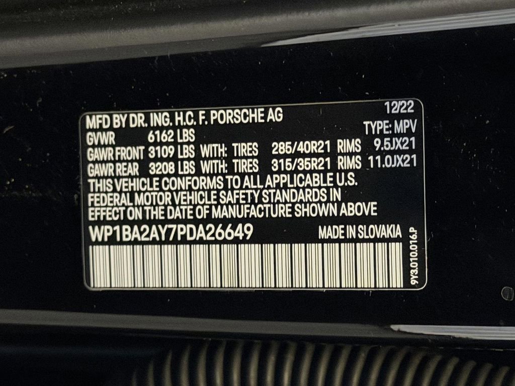 Used 2023 Porsche Cayenne Platinum Edition image 25