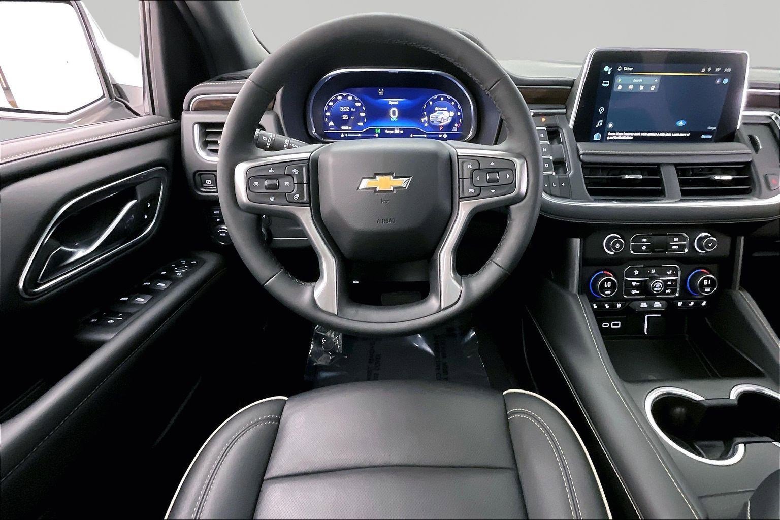 Used 2024 Chevrolet Suburban Premier w/ Premium Package 2 AWD/4WD image 8