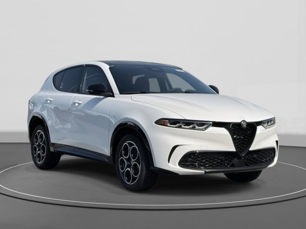 New 2025 Alfa Romeo Tonale w/ Premium Package