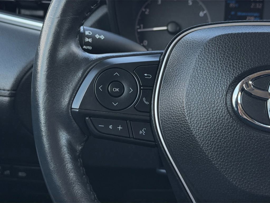 Used 2023 Toyota Corolla Cross LE w/ Moonroof Package image 17