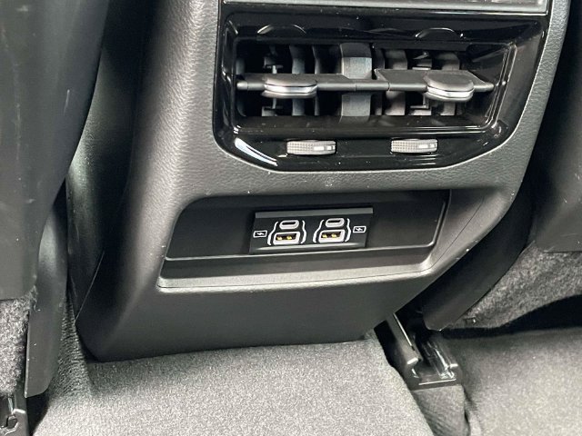 Used 2024 Jeep Grand Cherokee Laredo AWD/4WD image 26