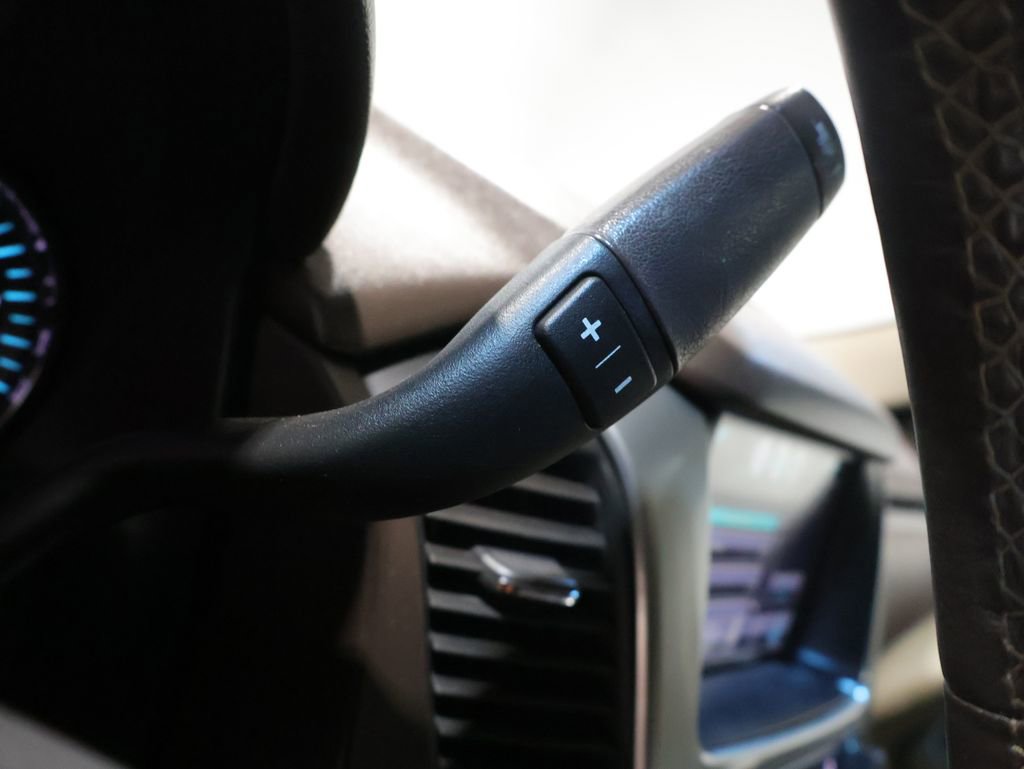 Used 2015 Chevrolet Suburban LTZ AWD/4WD image 40