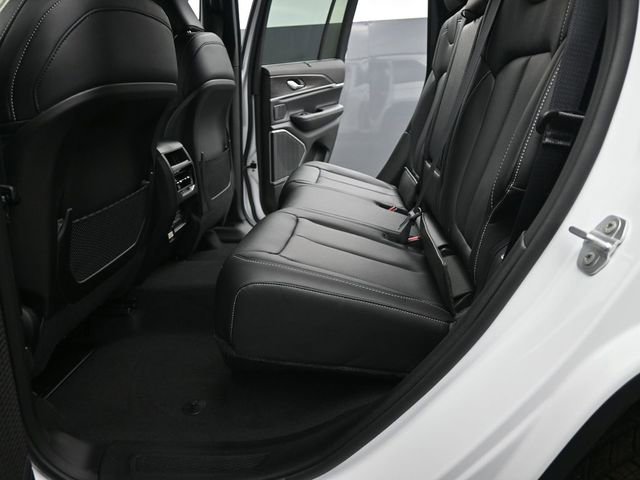 New 2025 Jeep Grand Cherokee Limited w/ Luxury Tech Group II image 13