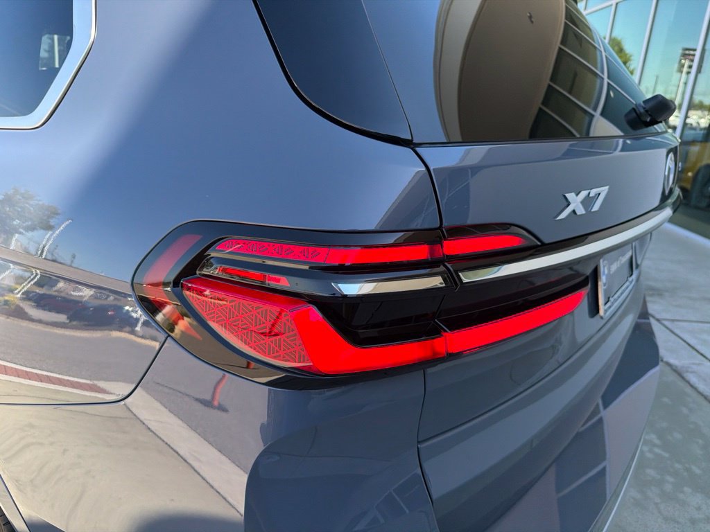 New 2027 BMW X7 xDrive40i AWD/4WD image 14