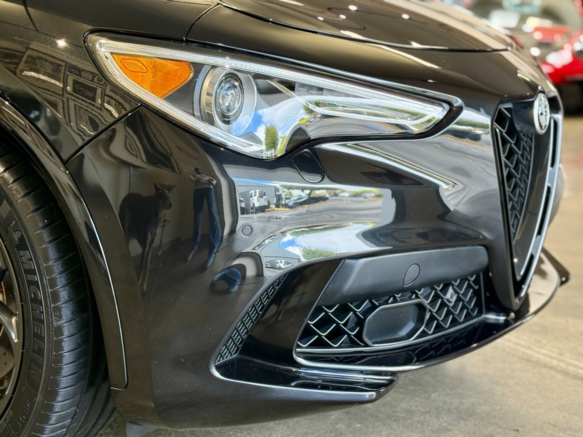 Used 2018 Alfa Romeo Stelvio Quadrifoglio w/ Driver Assist Dynamic Package AWD/4WD image 34