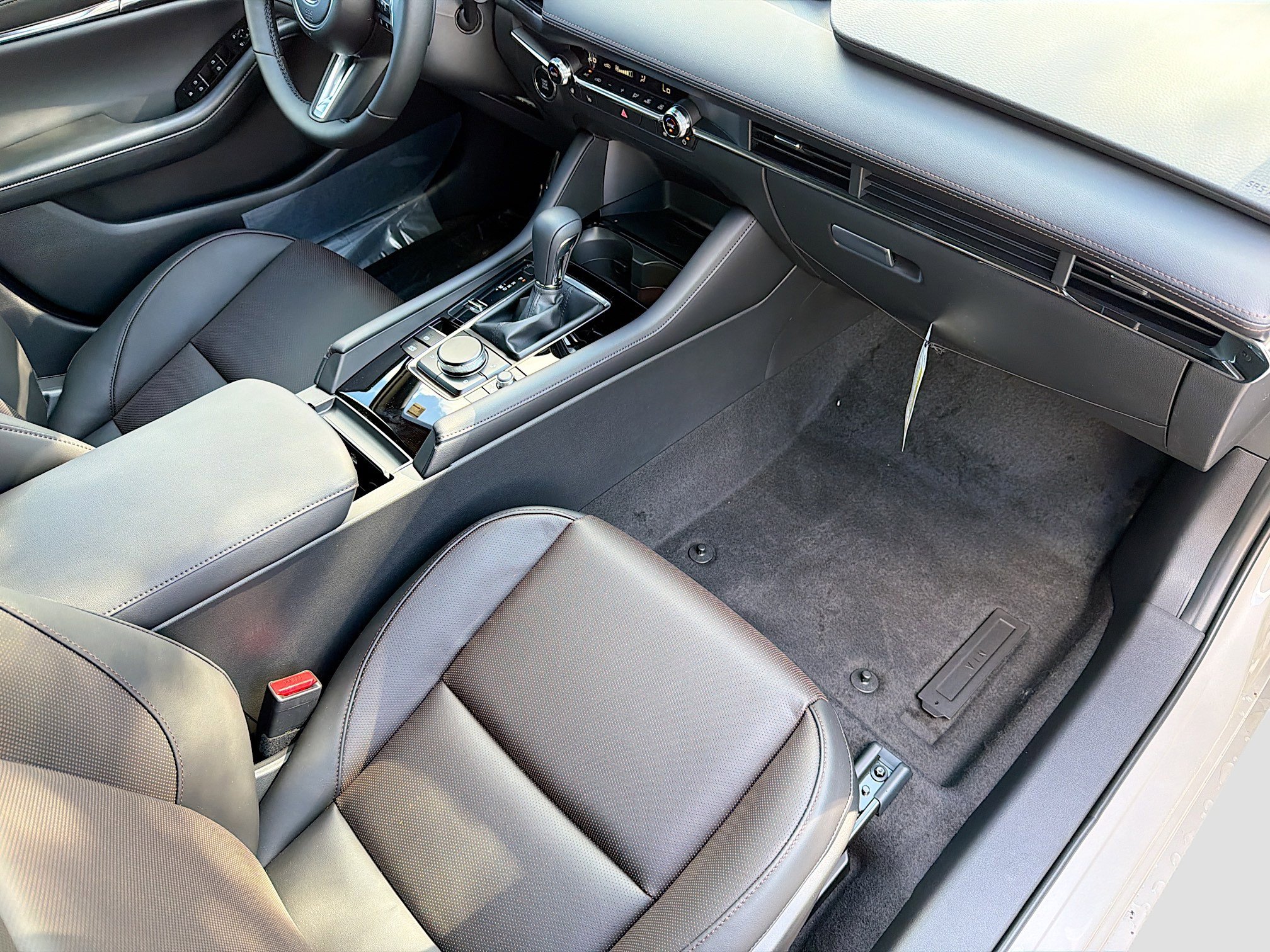 New 2026 MAZDA MAZDA3 Hatchback w/Premium Plus Pkg image 14