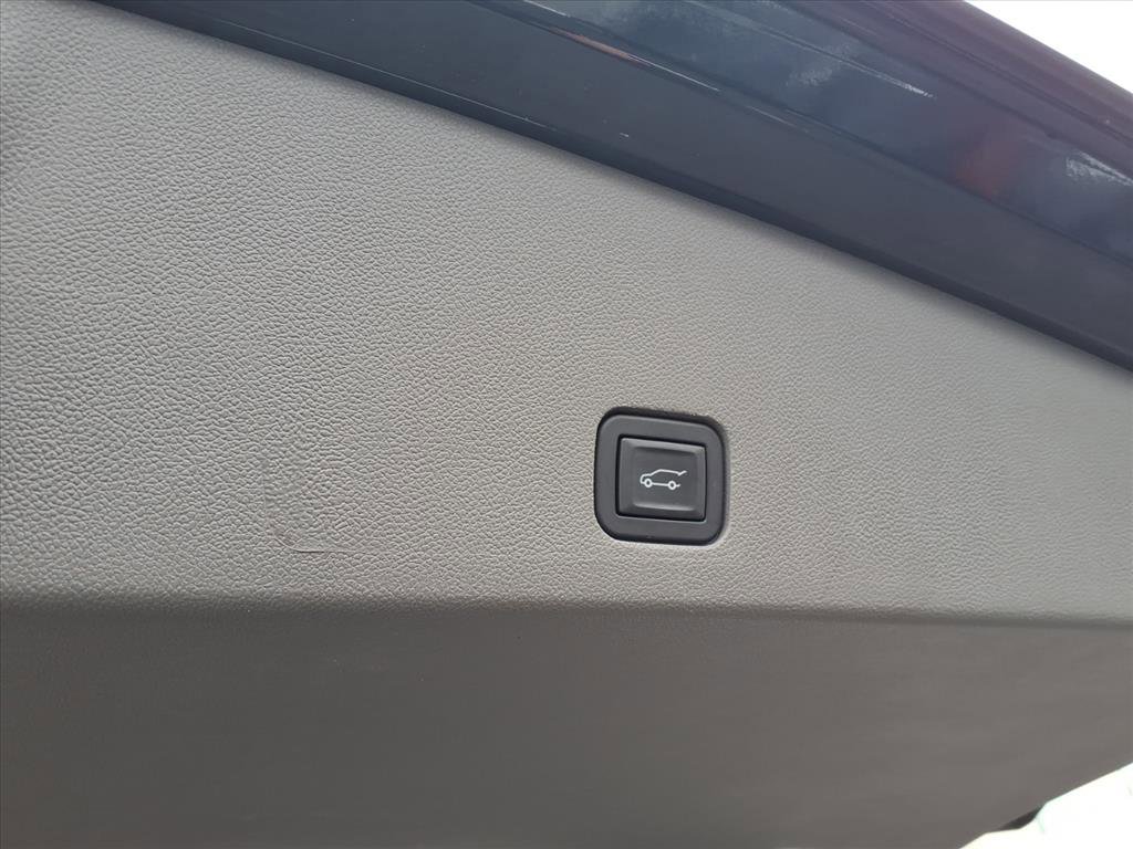 Certified 2024 Cadillac XT6 Premium Luxury w/ LPO, Floor Liner Package image 16