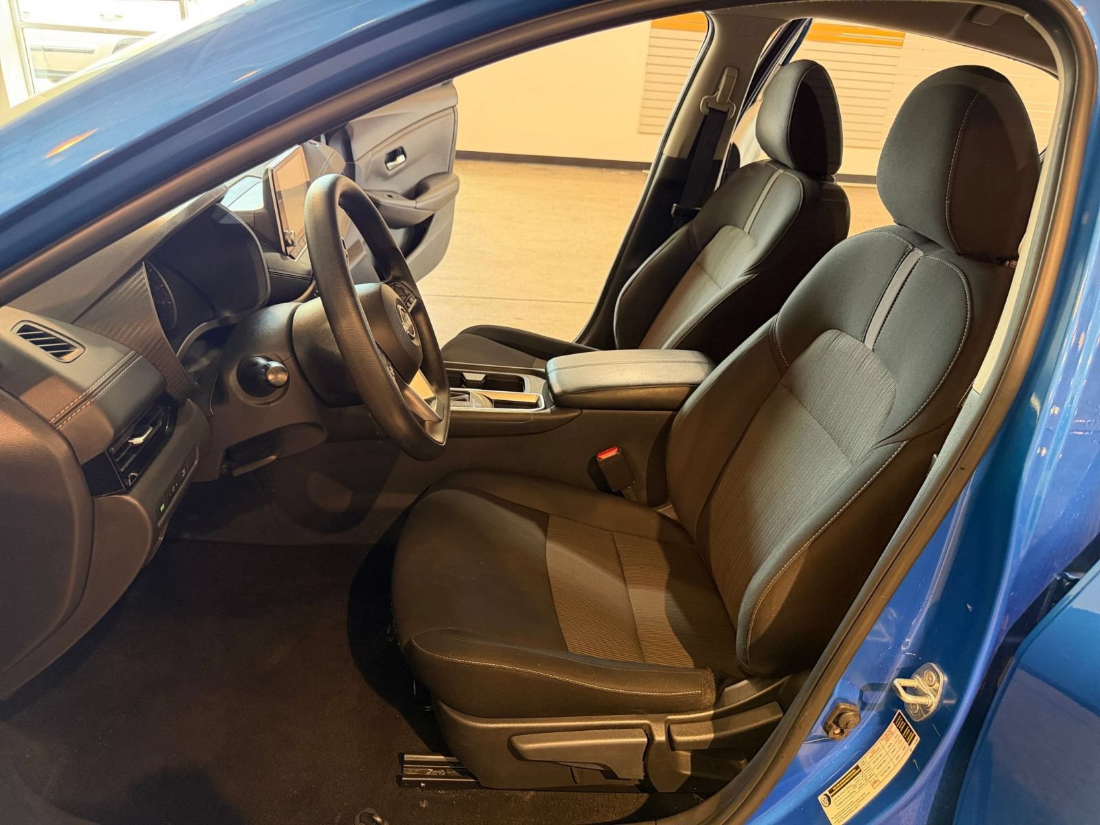 Used 2025 Nissan Sentra SV FWD image 21