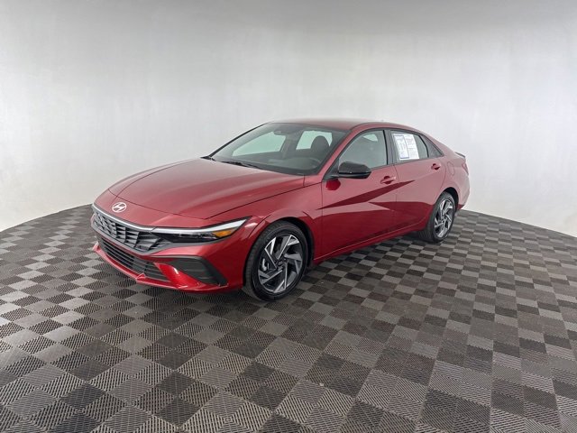 Certified 2025 Hyundai Elantra Sport w/ Cargo Package image 9