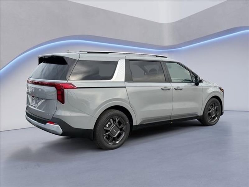 New 2026 Kia Carnival EX image 3
