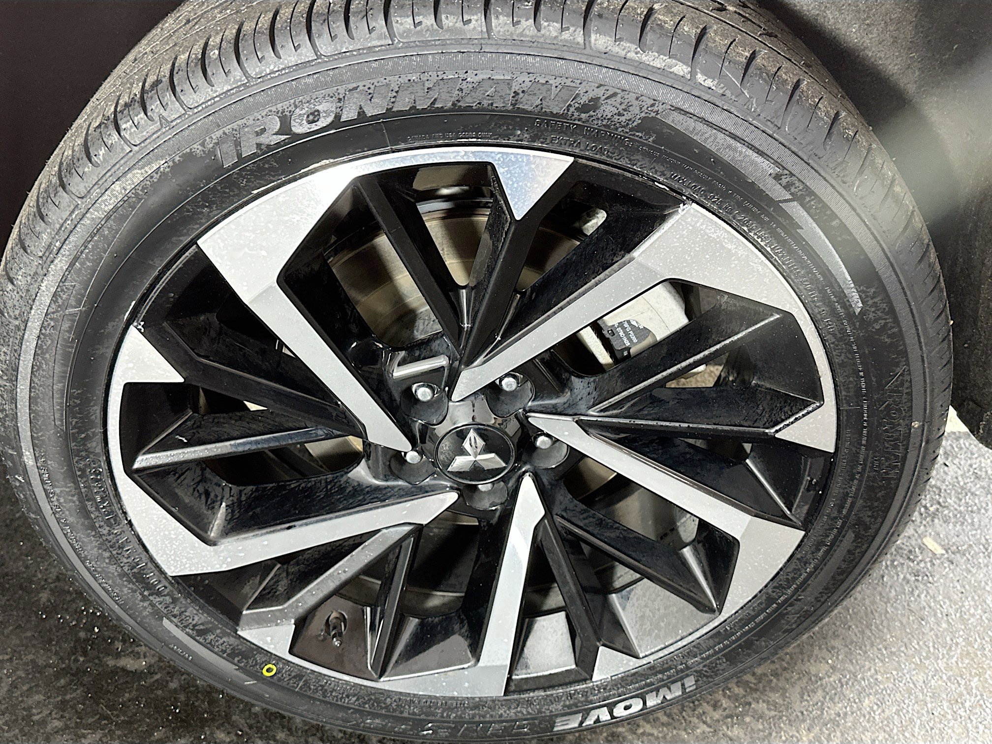 Used 2024 Mitsubishi Outlander SE image 11