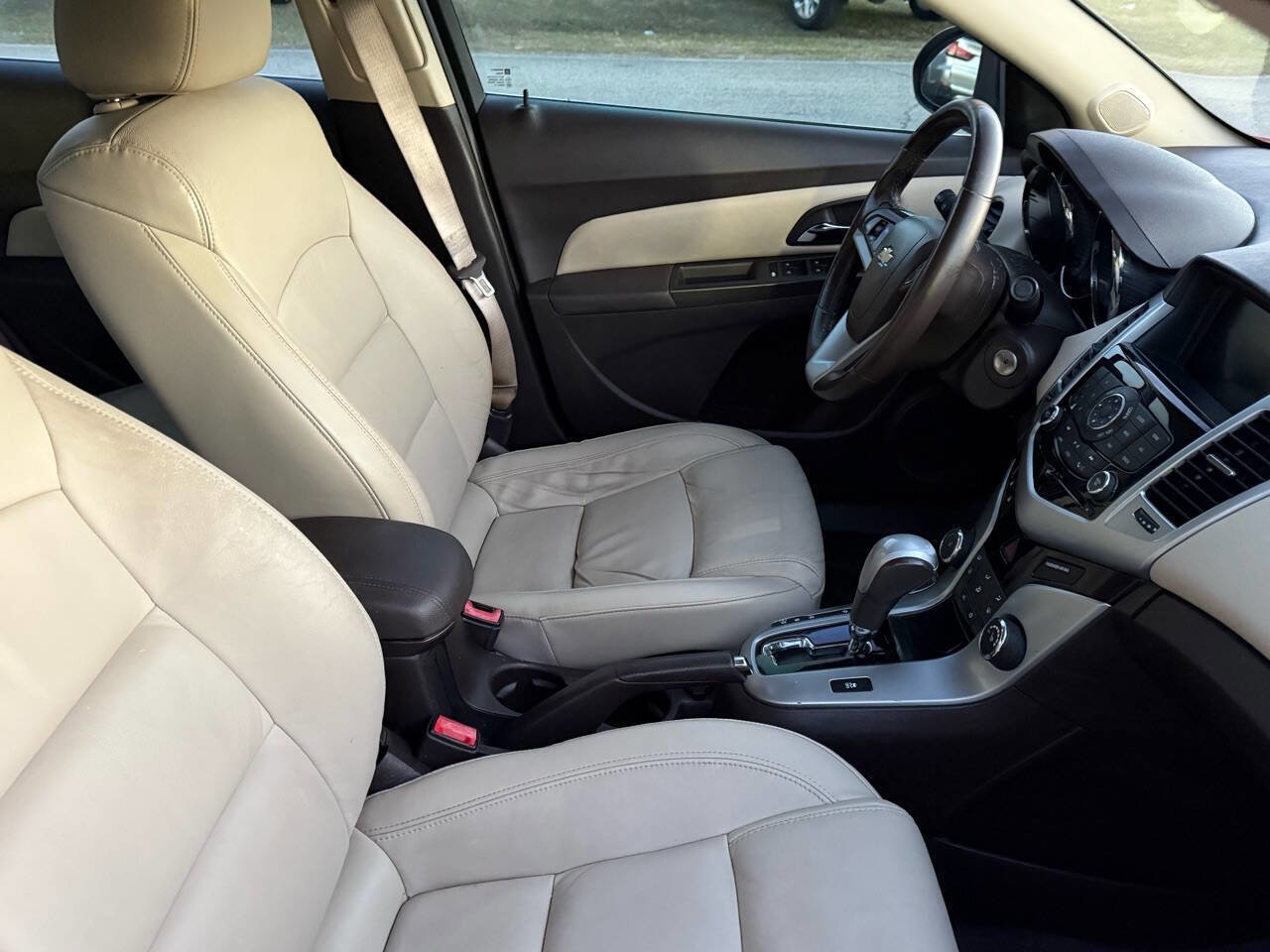 Used 2014 Chevrolet Cruze Diesel image 29