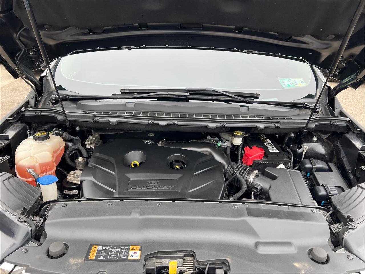 Used 2018 Ford Edge SE image 15