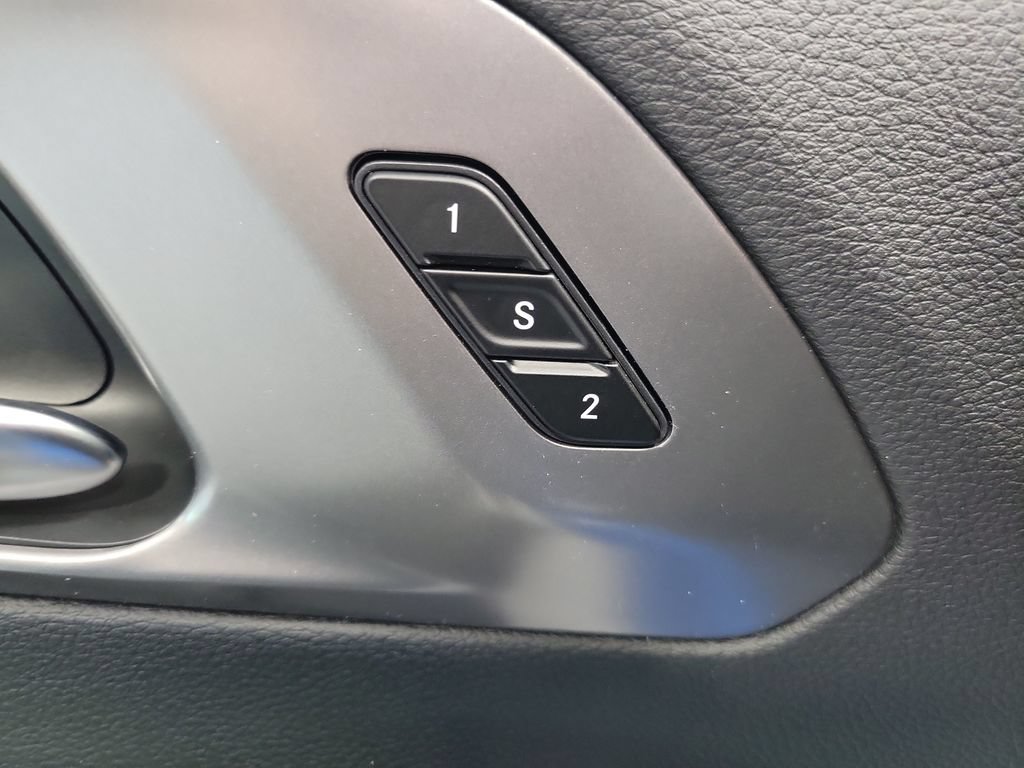 New 2027 Chrysler Pacifica Select AWD/4WD image 24